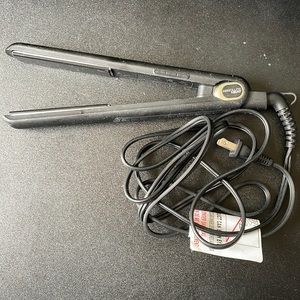 Absolute Heat Pro Ion straightener